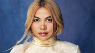 Comment « Lesbian Jesus » Hayley Kiyoko a transformé l’hymne queer « Girls Like Girls » en long métrage