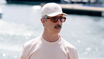 Jeremy Strong, un quasi-prince, 28 bouteilles de gin et des centaines de yachts : dans les coulisses de la régate annuelle de Loro Piana à Saint-Tropez