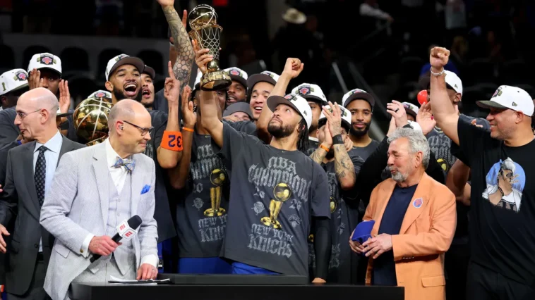 La Maison Blanche de Trump affirme que les Knicks n'ont pas refusé une invitation : « Fake News » La Maison Blanche de Trump affirme que les Knicks n'ont pas refusé une invitation : « Fake News »