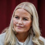 La princesse héritière Mette-Marit de Norvège fait face à une litanie de chagrins, notamment une transplantation pulmonaire
