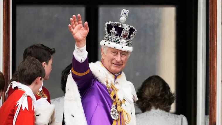 Le roi Charles sait qu'il doit être populaire. Il publie donc ses impôts cette semaine
