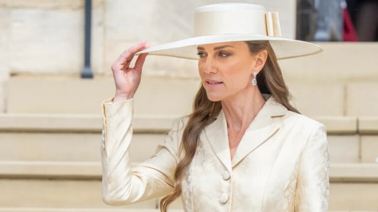 L’enquête sur le prétendu stratagème de vente de dossiers médicaux de Kate Middleton se termine par une « mise en garde formelle » L’enquête sur le prétendu stratagème de vente de dossiers médicaux de Kate Middleton se termine par une « mise en garde formelle »