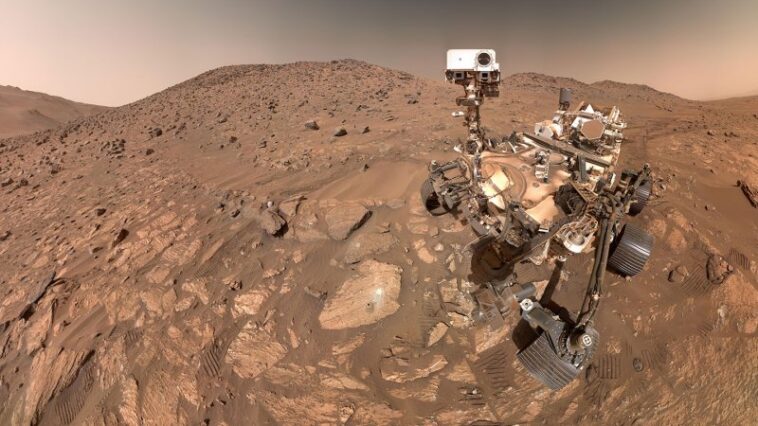 Un rover martien a découvert du carbone organique posé sur un rocher