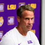 Exclusif : une prochaine biographie de Lane Kiffin approfondira l'entraîneur le plus polarisant du football Exclusif : une prochaine biographie de Lane Kiffin approfondira l'entraîneur le plus polarisant du football