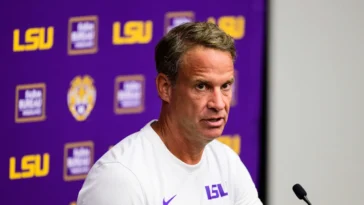 Exclusif : une prochaine biographie de Lane Kiffin approfondira l'entraîneur le plus polarisant du football