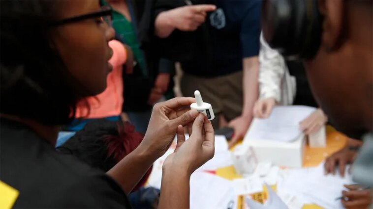 De nombreux adolescents américains sous-estiment le risque mortel du fentanyl
