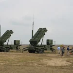 cc The acceptance tests of the first PATRIOT High Surface-to-Air Missile Battery of the Air Force Staff., modified, https://commons.wikimedia.org/wiki/File:Patriot_missile_battery_Romania_2.jpg