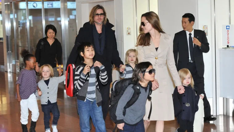 L'accord de garde de Brad Pitt et Angelina Jolie prend fin alors que les plus jeunes enfants atteignent 18 ans L'accord de garde de Brad Pitt et Angelina Jolie prend fin alors que les plus jeunes enfants atteignent 18 ans
