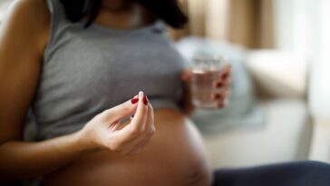 L'acétaminophène pendant la grossesse ne montre encore une fois aucun lien avec l'autisme ou le TDAH