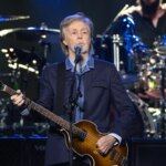 La chanson emblématique des Beatles de Paul McCartney interprétée au mariage de Taylor Swift et Travis Kelce La chanson emblématique des Beatles de Paul McCartney interprétée au mariage de Taylor Swift et Travis Kelce