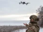 cc ArmyInform, modified, Ukrainian Border Guard servicemen with DJI Mavic drones - https://commons.wikimedia.org/wiki/File:UA_DPSU_Mavic_operators_02.jpg