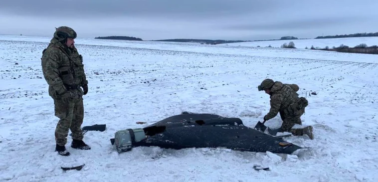 cc Russian kamikaze drone and sappers of Ukrainian police., modified, National Police of Ukraine - https://commons.wikimedia.org/wiki/File:Russian_drone_found_in_Ukraine_05.jpg