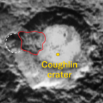 Pluton a des glissements de terrain Cette image du cratère Coughlin de Pluton montre ce qui pourrait être un cratère plus petit sur sa lèvre (délimité par une ligne pointillée blanche). Les scientifiques ont ajouté une ligne rouge autour d’une masse de matière qui semble avoir glissé dans le plus grand cratère et pourrait être la preuve d’un glissement de terrain.