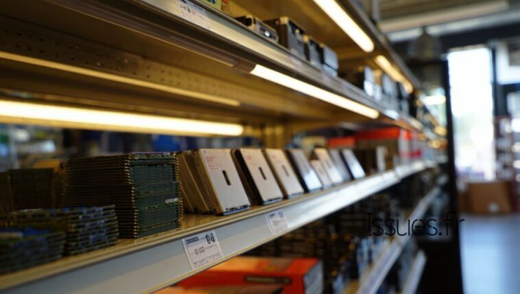 Les prix de la RAM et des SSD grimpent depuis des mois et la raison ne vient pas des fabricants de PC Les prix de la RAM et des SSD grimpent depuis des mois et la raison ne vient pas des fabricants de PC