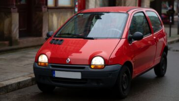 Renault relance la Twingo en électrique sous les 20 000 euros et la version de série ressemble déjà au concept
