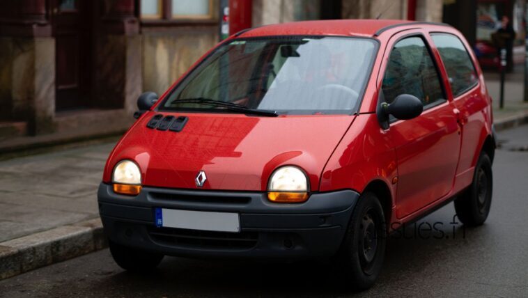 Renault relance la Twingo en électrique sous les 20 000 euros et la version de série ressemble déjà au concept