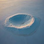Sous la glace du Groenland les radars ont repéré un cratère de 31 kilomètres resté invisible pendant des millénaires Sous la glace du Groenland les radars ont repéré un cratère de 31 kilomètres resté invisible pendant des millénaires