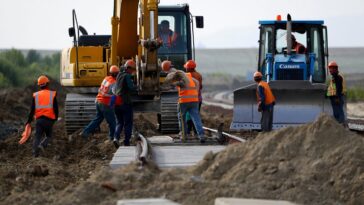 Un pays dʼAsie centrale creuse une ligne ferroviaire qui raccourcira de plusieurs jours le trajet entre la Chine et lʼEurope