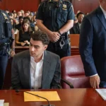 Vue depuis la salle d'audience : alors que Luigi Mangione plaidait coupable, la famille de Brian Thompson regardait Vue depuis la salle d'audience : alors que Luigi Mangione plaidait coupable, la famille de Brian Thompson regardait