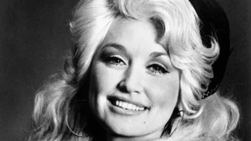 Dolly Parton, icône country, décède à 80 ans