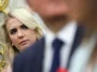 Le kit de démarrage Natalie Harp : tout ce dont vous avez besoin pour imiter « l'imprimeur de bonnes nouvelles » de Trump et le fidèle fantassin nu aux talons aiguilles