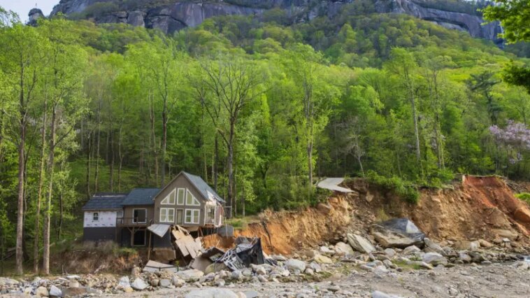 Les glissements de terrain représentent les risques les plus importants pour ceux qui en ont le moins les moyens.