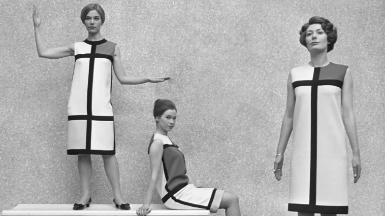 L'emblématique McQueen de Naomi Campbell et la robe la plus célèbre d'Yves Saint Laurent : dans les coulisses du défilé le plus intrigant de la Fashion Week de New York L'emblématique McQueen de Naomi Campbell et la robe la plus célèbre d'Yves Saint Laurent : dans les coulisses du défilé le plus intrigant de la Fashion Week de New York