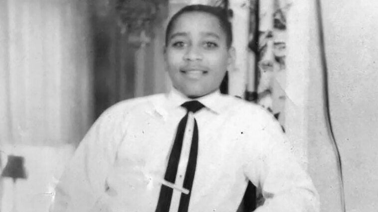 Une nouvelle exposition de photos pose une question déchirante : et si Emmett Till avait vécu ? Une nouvelle exposition de photos pose une question déchirante : et si Emmett Till avait vécu ?
