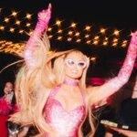 Paris Hilton a trouvé une façon très improbable (pour elle) de faire la fête Paris Hilton a trouvé une façon très improbable (pour elle) de faire la fête