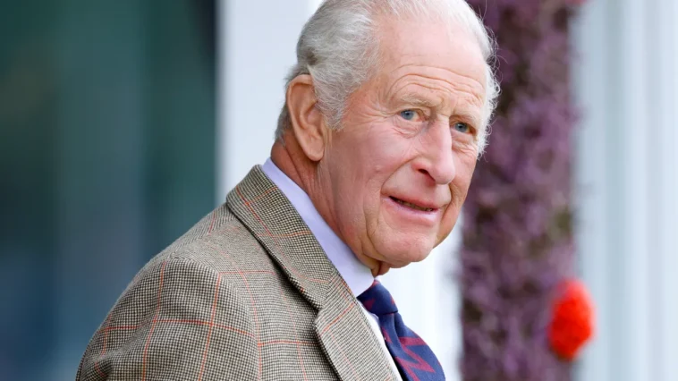 Le roi Charles est « profondément blessé et très en colère » face aux allégations formulées dans les nouveaux mémoires de Charles Spencer Le roi Charles est « profondément blessé et très en colère » face aux allégations formulées dans les nouveaux mémoires de Charles Spencer