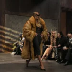 Les deux visages de Milan : Gucci et Moschino amènent de « vraies personnes » à la Fashion Week de Milan