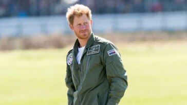 Le prince Harry risque tout lors d'un événement canadien de parachutisme