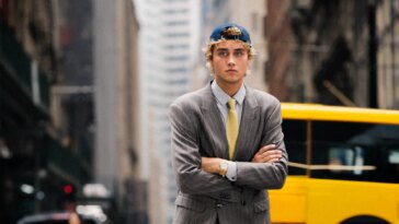 Rencontrez Joseph Zada, la star de Hunger Games sur le point de prendre feu
