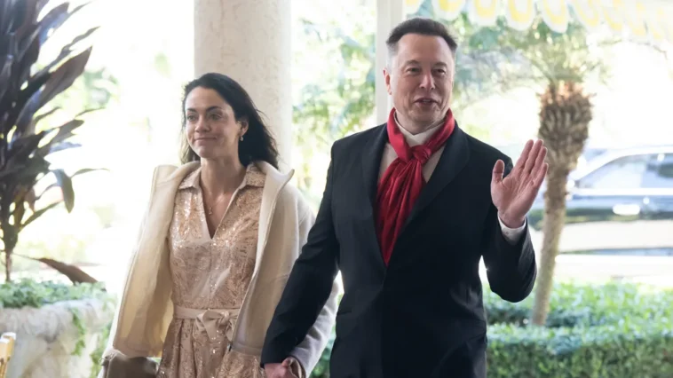 Elon Musk se sépare brusquement de Shivon Zilis, mère de quatre de ses (au moins) 14 enfants Elon Musk se sépare brusquement de Shivon Zilis, mère de quatre de ses (au moins) 14 enfants