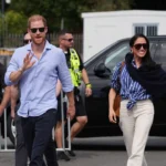 Les paparazzi surprennent Meghan Markle et le prince Harry au pub Les paparazzi surprennent Meghan Markle et le prince Harry au pub