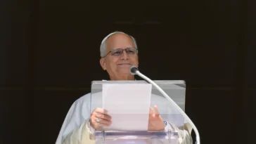 Le pape Léon XIV annonce des problèmes de santé pendant le service dominical