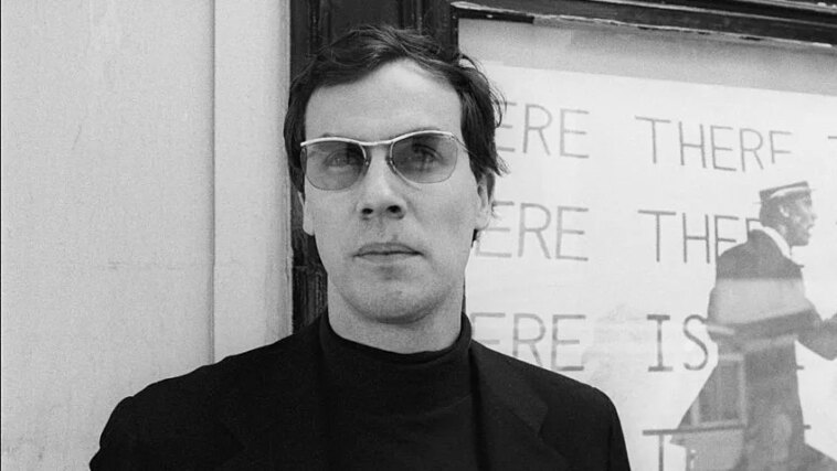 L'acteur Keith McDermott parle de l'héritage de l'artiste Robert Wilson et de l'écriture fantôme de ses mémoires : "J'ai vu une pièce de Robert Wilson et cela a changé ma vie" L'acteur Keith McDermott parle de l'héritage de l'artiste Robert Wilson et de l'écriture fantôme de ses mémoires : "J'ai vu une pièce de Robert Wilson et cela a changé ma vie"