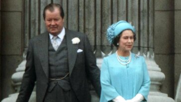 Charles Spencer, le frère de la princesse Diana, affirme que son père a courtisé la reine Elizabeth II