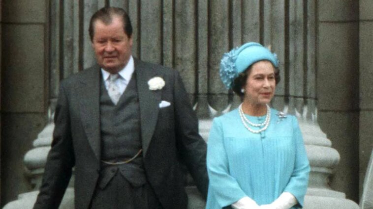Charles Spencer, le frère de la princesse Diana, affirme que son père a courtisé la reine Elizabeth II