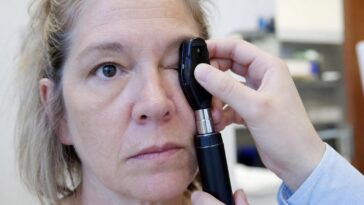 Ce tremblement de la paupière quʼon met sur le compte de la fatigue mérite parfois un vrai examen