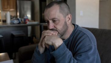 Il gagne le gros lot et raconte des années plus tard pourquoi il aurait préféré ne jamais jouer
